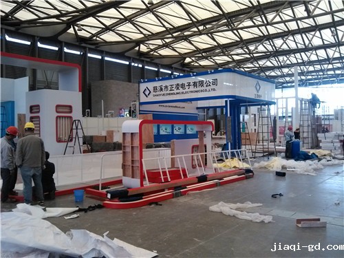 W1号馆现场搭建进行中 W1号馆现场搭建进行中