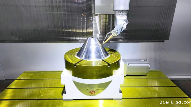 华工科技的复杂曲面六轴激光微孔加工装备