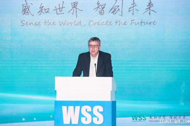 摩尔电子总经理伊格纳西奥·爱德华多·塞隆·霍利